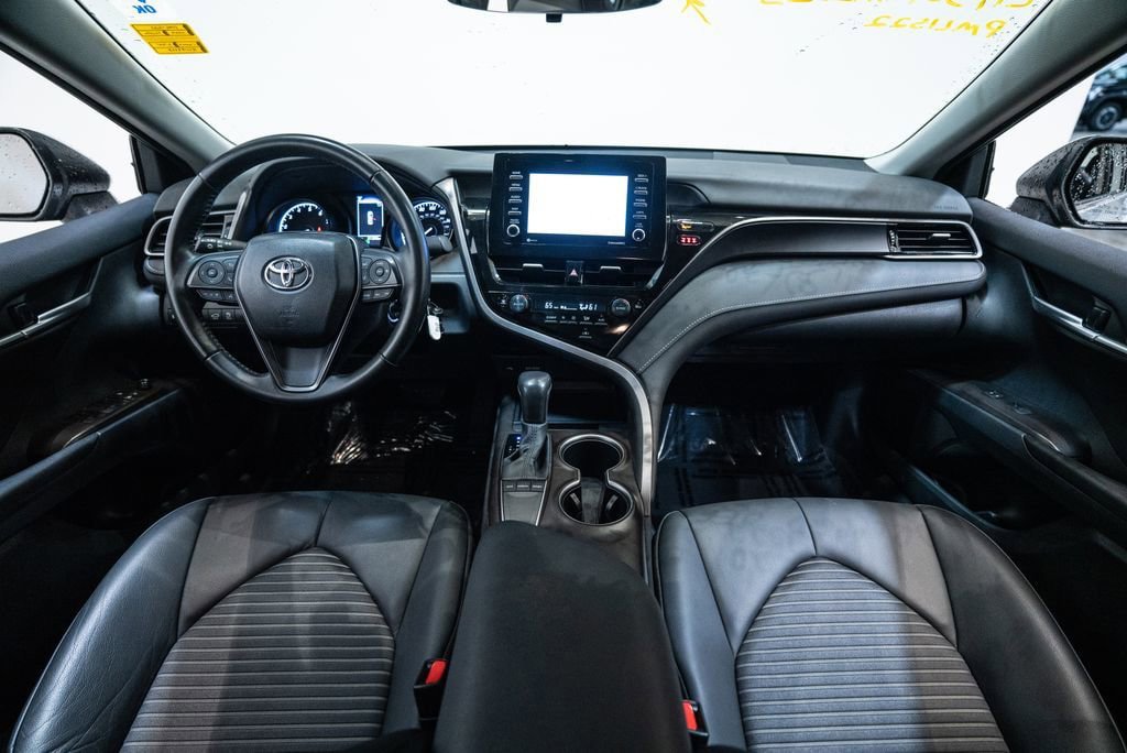 Used 2024 Toyota Camry SE image 13