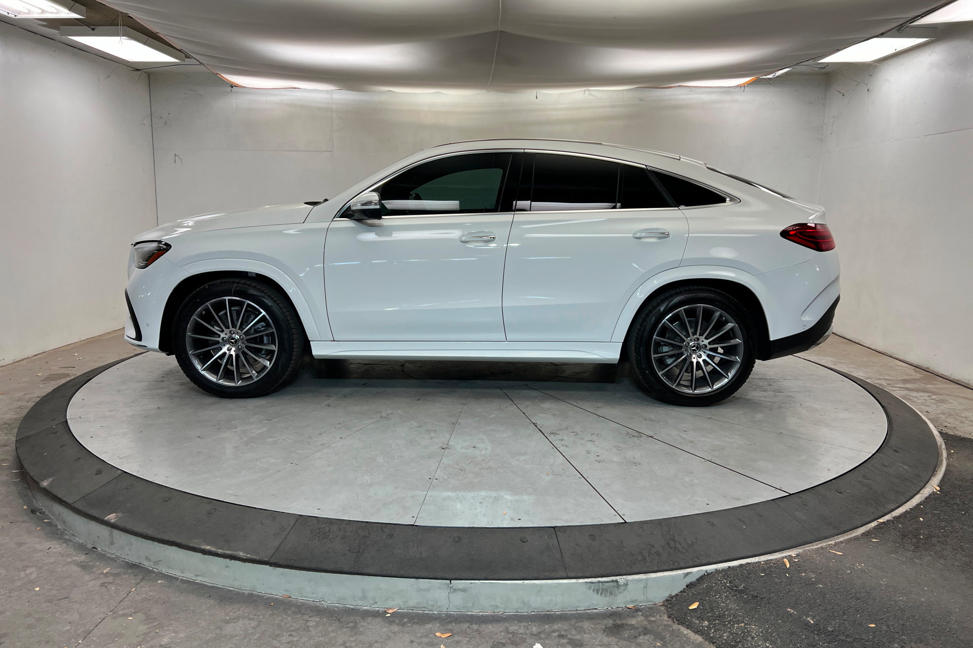 New 2026 Mercedes-Benz GLE 450 4MATIC Coupe image 2