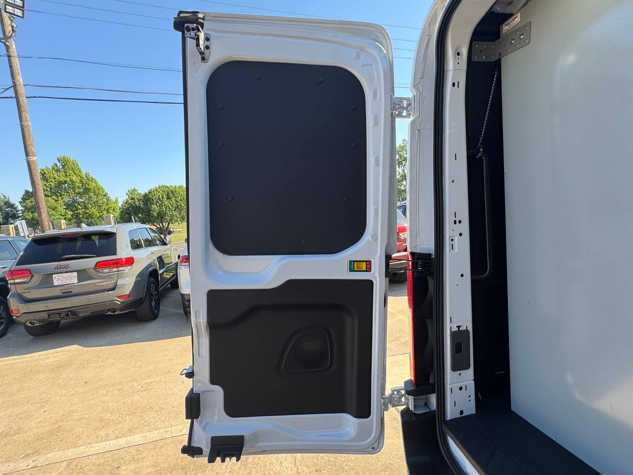Used 2022 Ford E-Transit Medium Roof w/ Load Area Protection Package RWD image 15