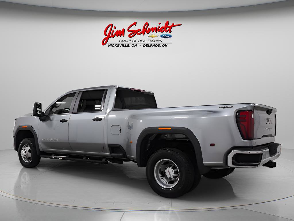 Used 2024 GMC Sierra 3500 Pro AWD/4WD image 4