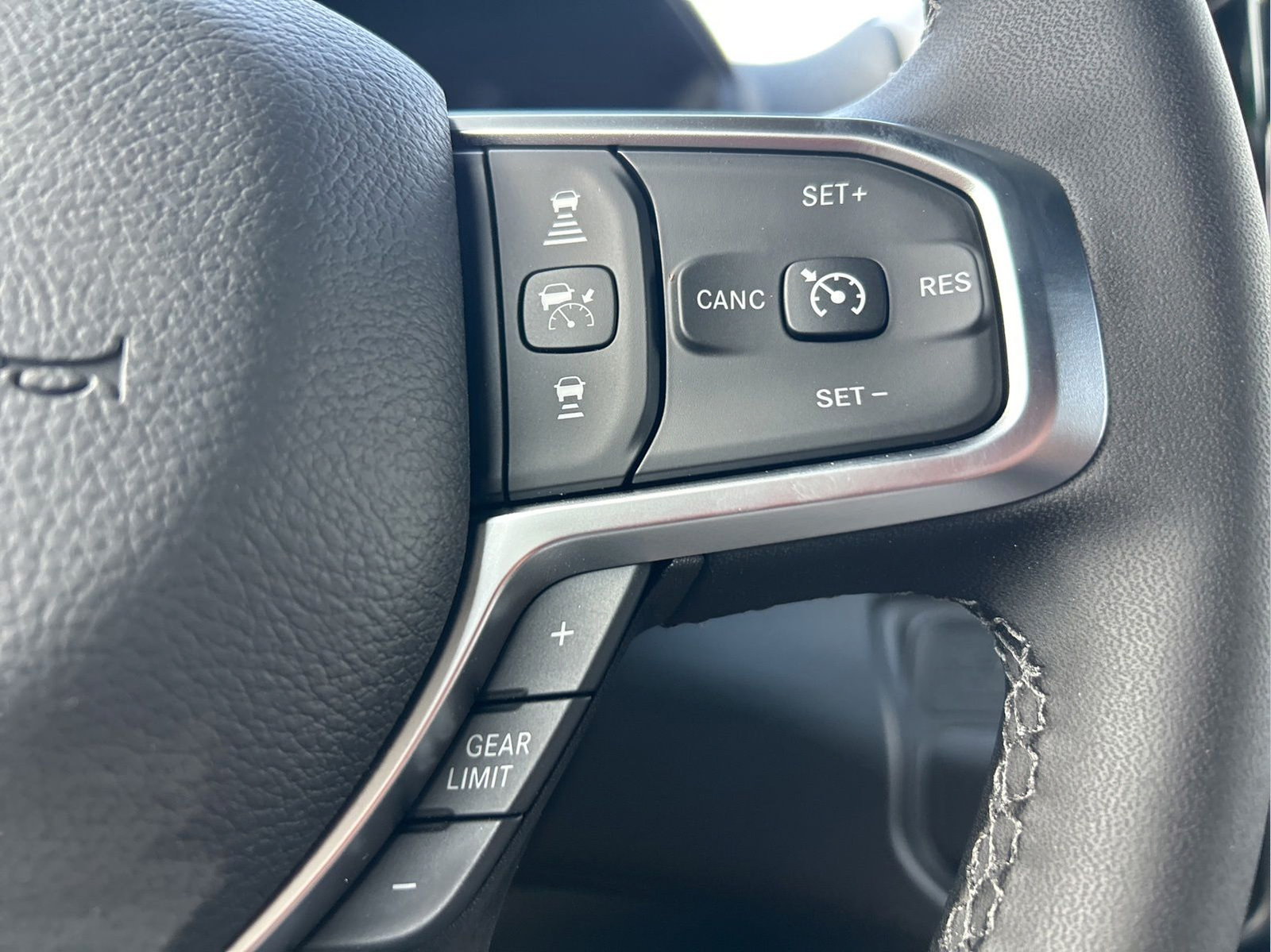 New 2026 RAM 2500 Big Horn AWD/4WD image 15