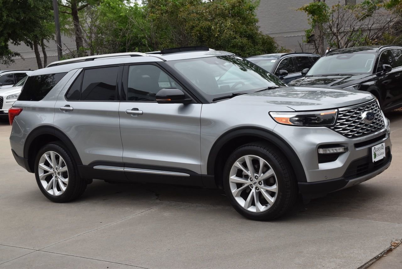 Used 2023 Ford Explorer Platinum w/ Technology Package AWD/4WD image 5