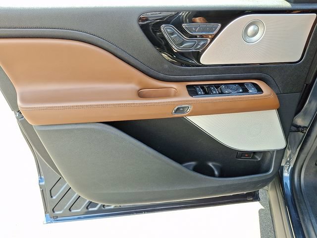 Used 2023 Lincoln Aviator Reserve w/ Equipment Group 201A AWD/4WD image 10