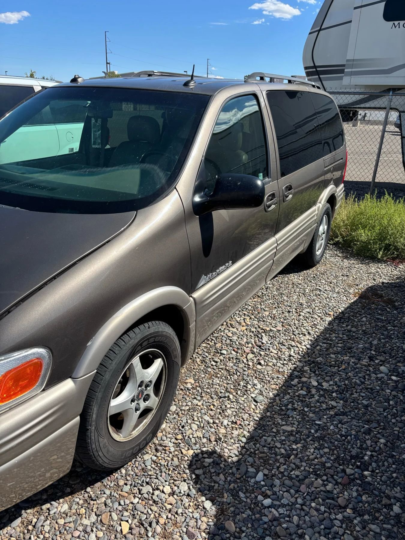 Used 2005 Pontiac Montana Extended w/ Premium Seating Package image 2