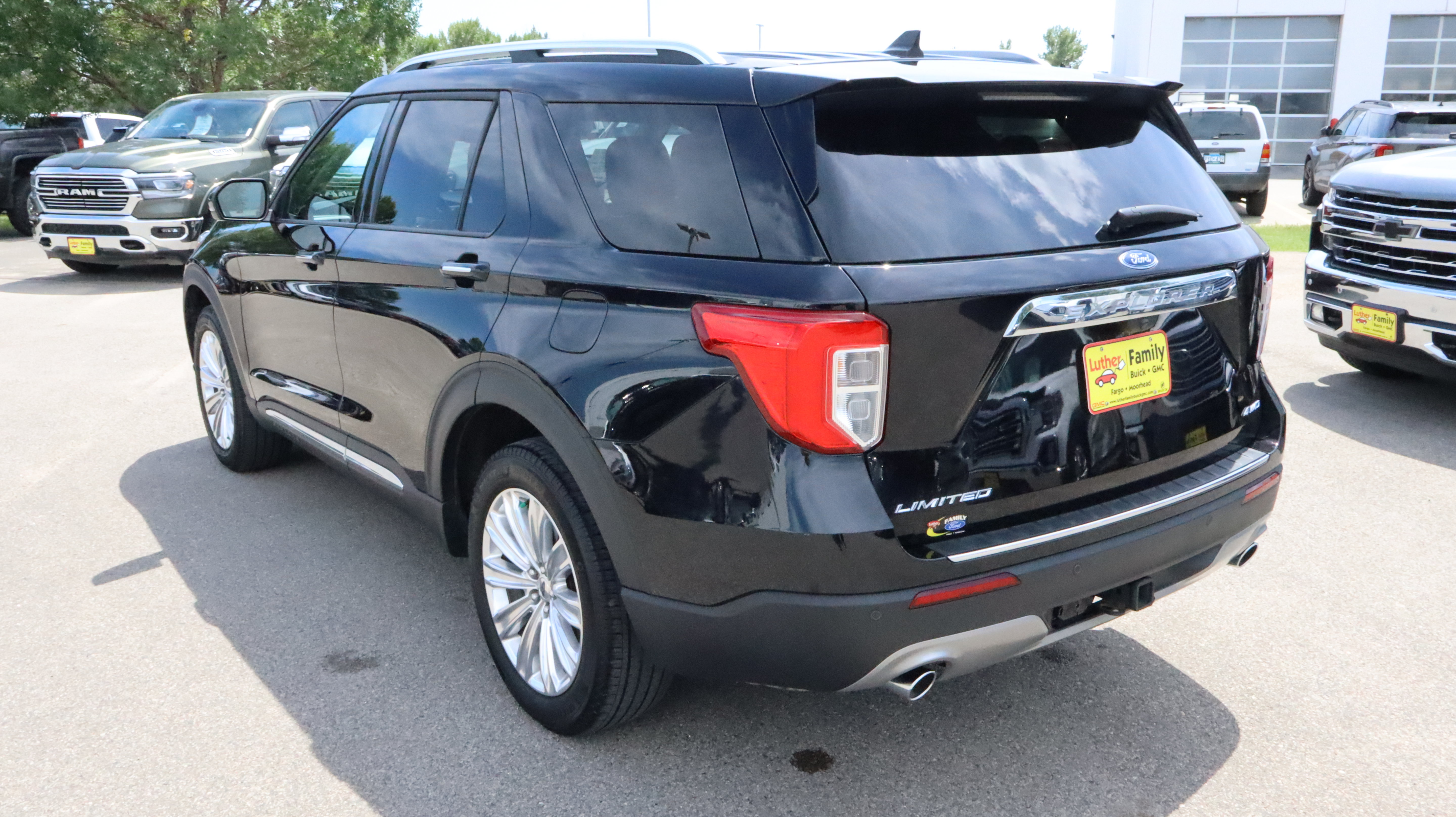Used 2024 Ford Explorer Limited w/ Limited Technology Package AWD/4WD image 5