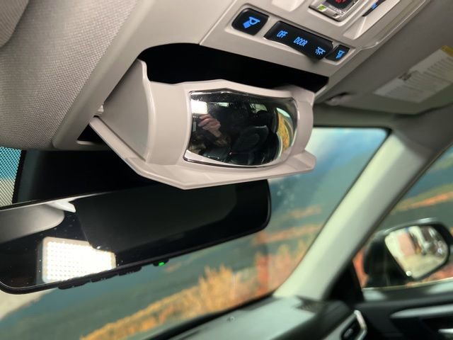 Used 2022 Toyota Highlander XLE AWD/4WD image 52