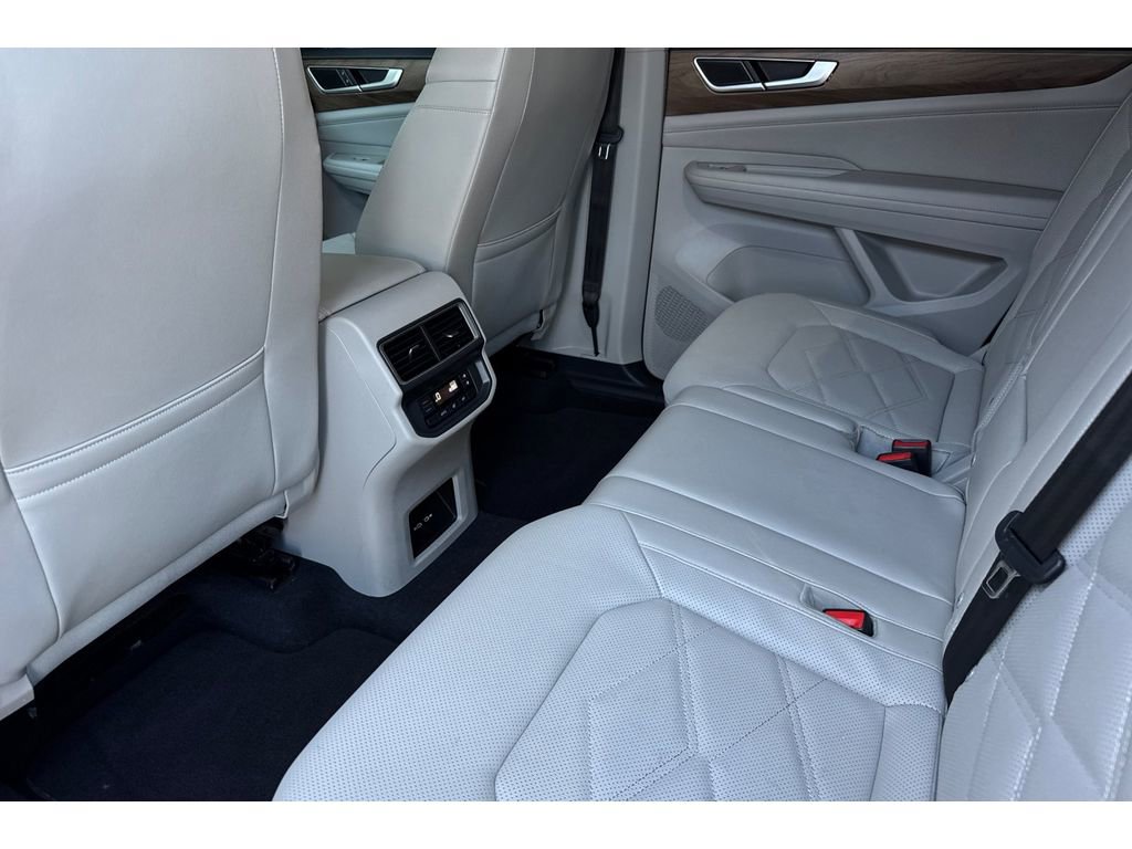 Used 2024 Volkswagen Atlas SE image 13