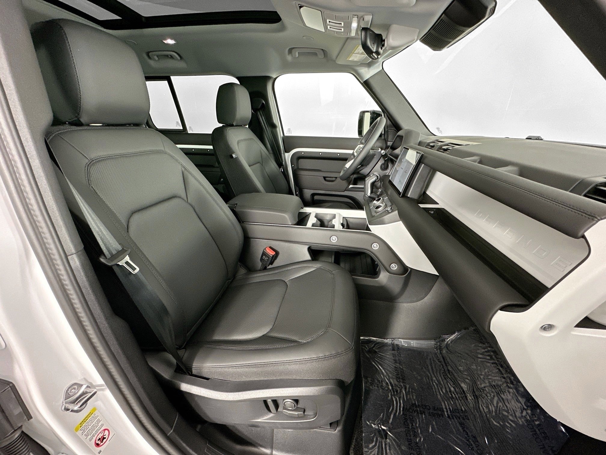 Used 2025 Land Rover Defender 110 S image 26