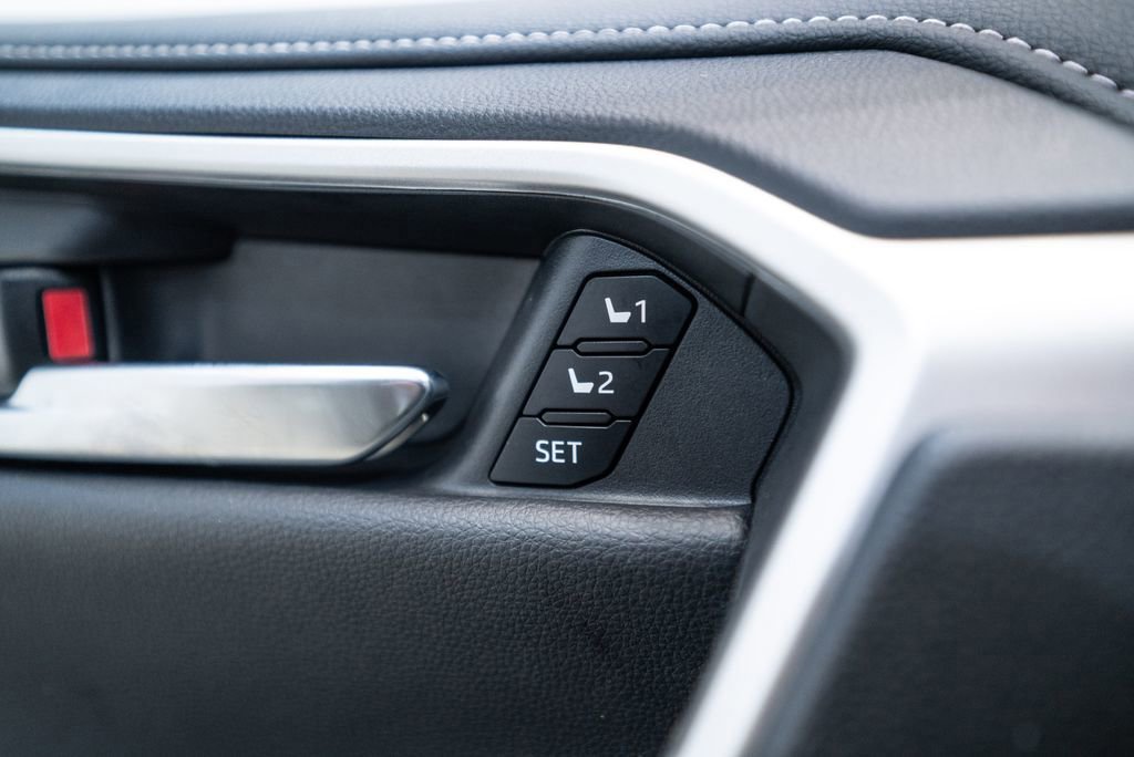 Certified 2021 Toyota RAV4 Limited FWD image 22