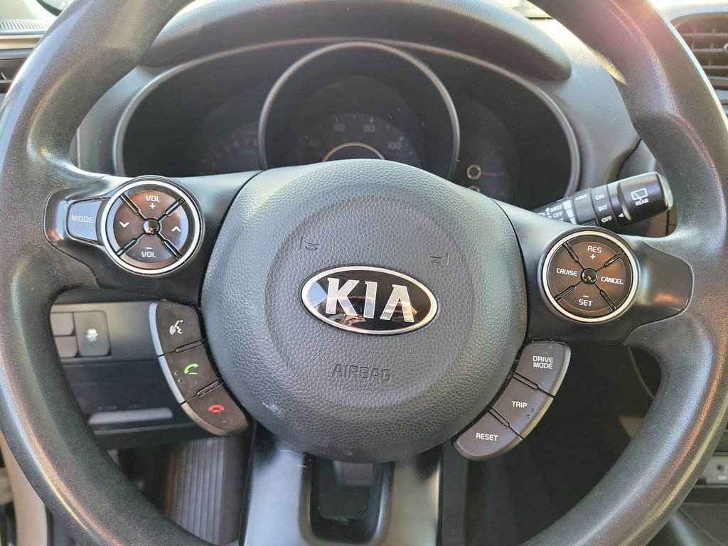 Used 2019 Kia Soul + image 17
