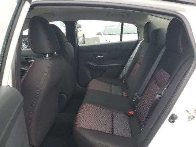 New 2027 Nissan Sentra SR w/ Floor Mat Package FWD image 7
