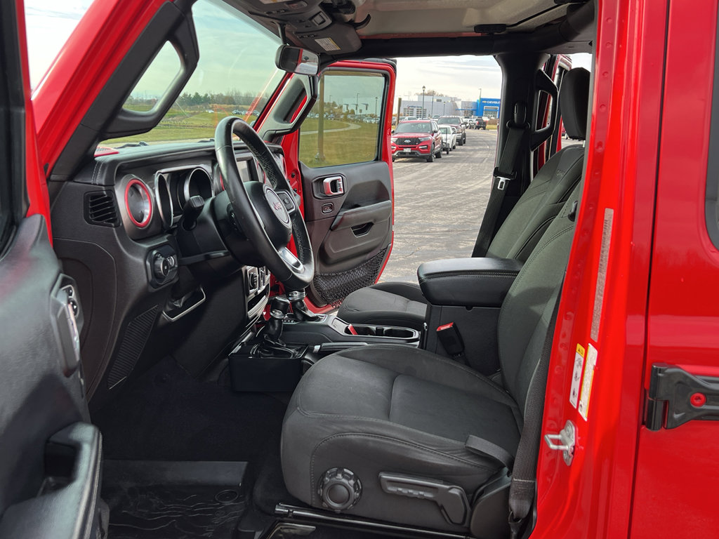 Used 2018 Jeep Wrangler Unlimited Sahara w/ Cold Weather Group image 15