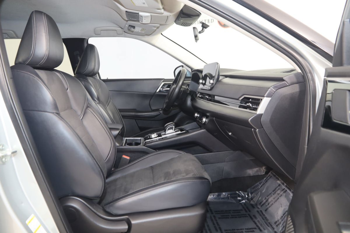 Used 2024 Mitsubishi Outlander SE AWD/4WD image 13