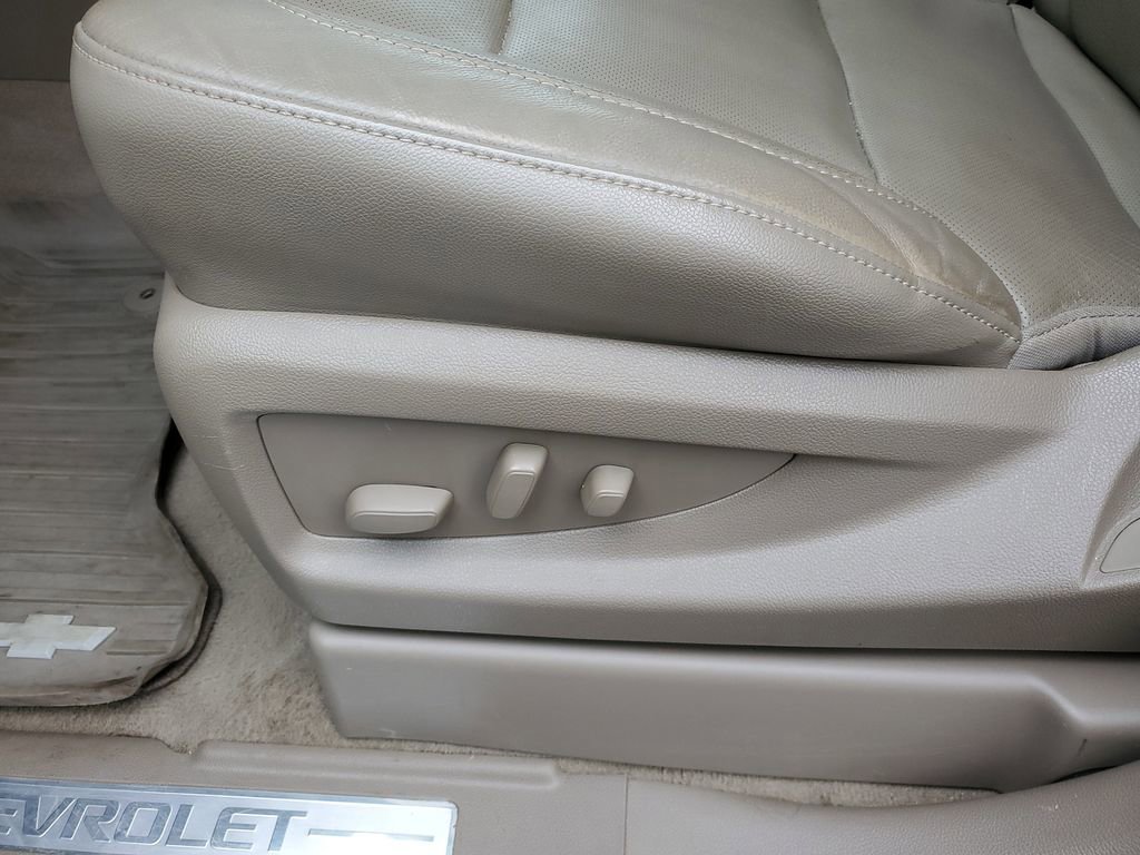 Used 2019 Chevrolet Suburban Premier image 11