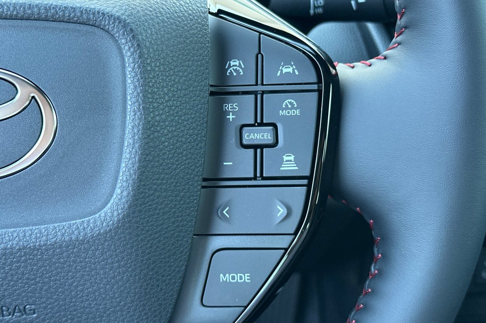 New 2026 Toyota Prius Plug-In Hybrid FWD image 28