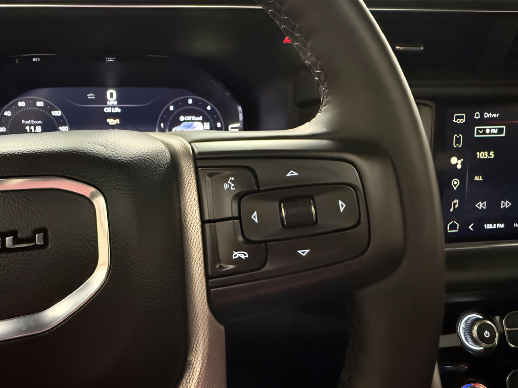 Used 2023 GMC Yukon Denali AWD/4WD image 18