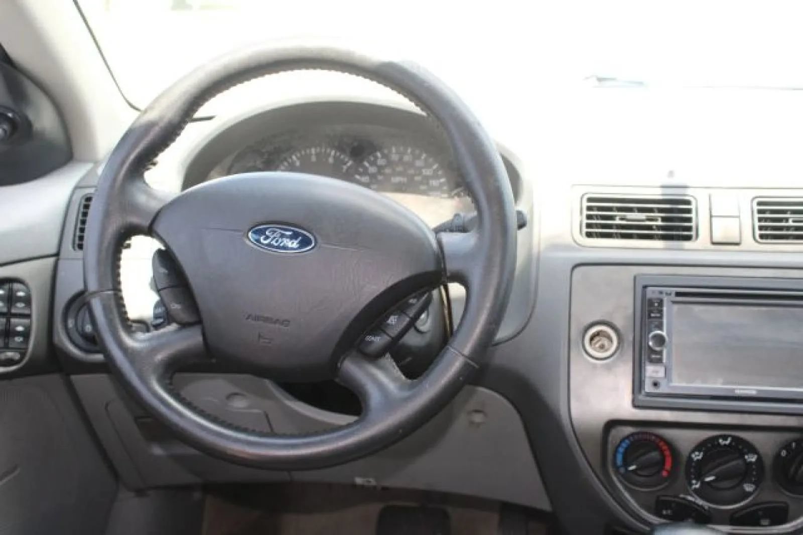 Used 2005 Ford Focus S FWD image 13