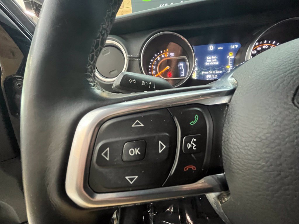 Used 2018 Jeep Wrangler Unlimited Sahara w/ Cold Weather Group AWD/4WD image 31