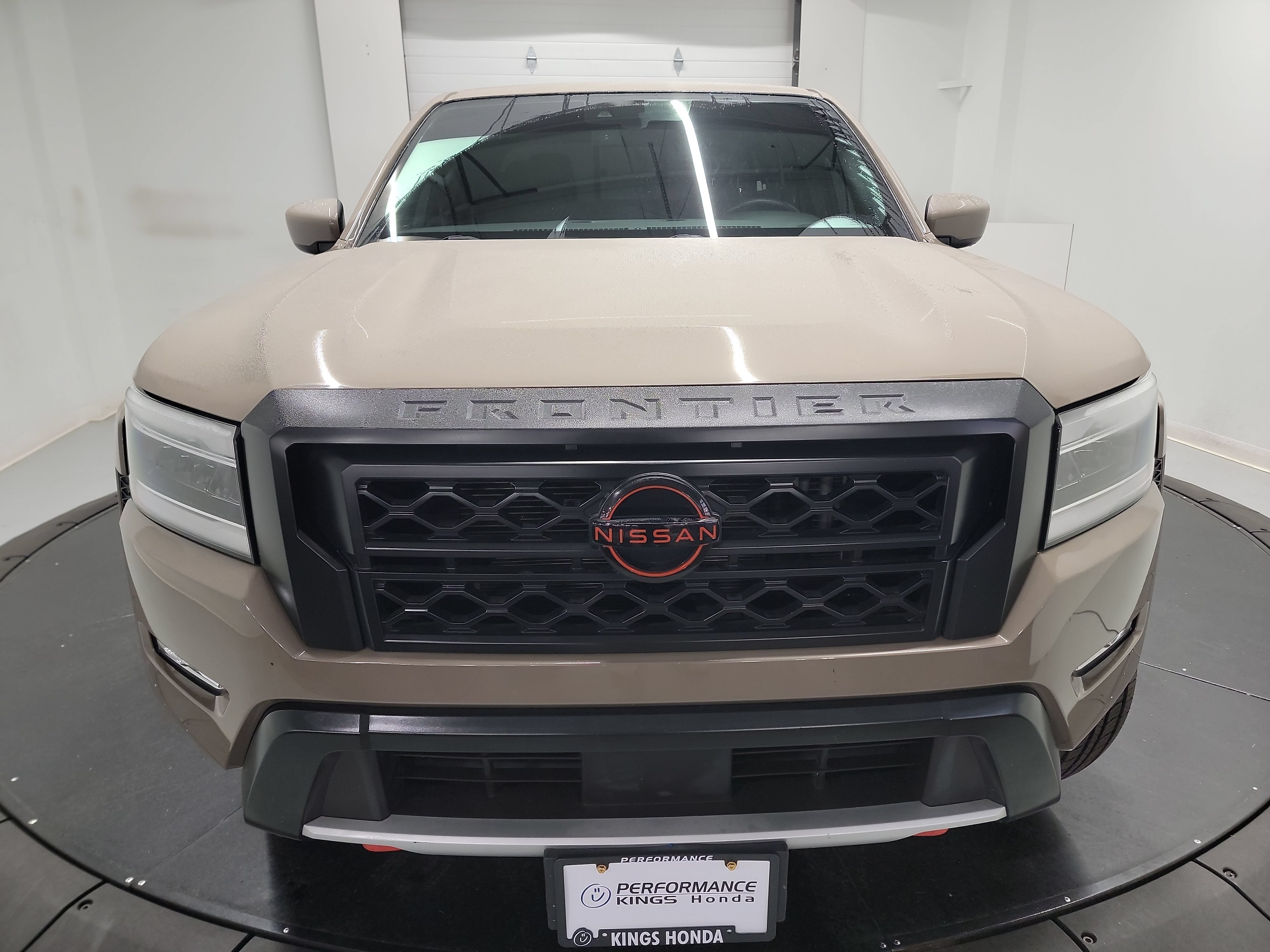 Used 2022 Nissan Frontier PRO-4X w/ Technology Package AWD/4WD image 2