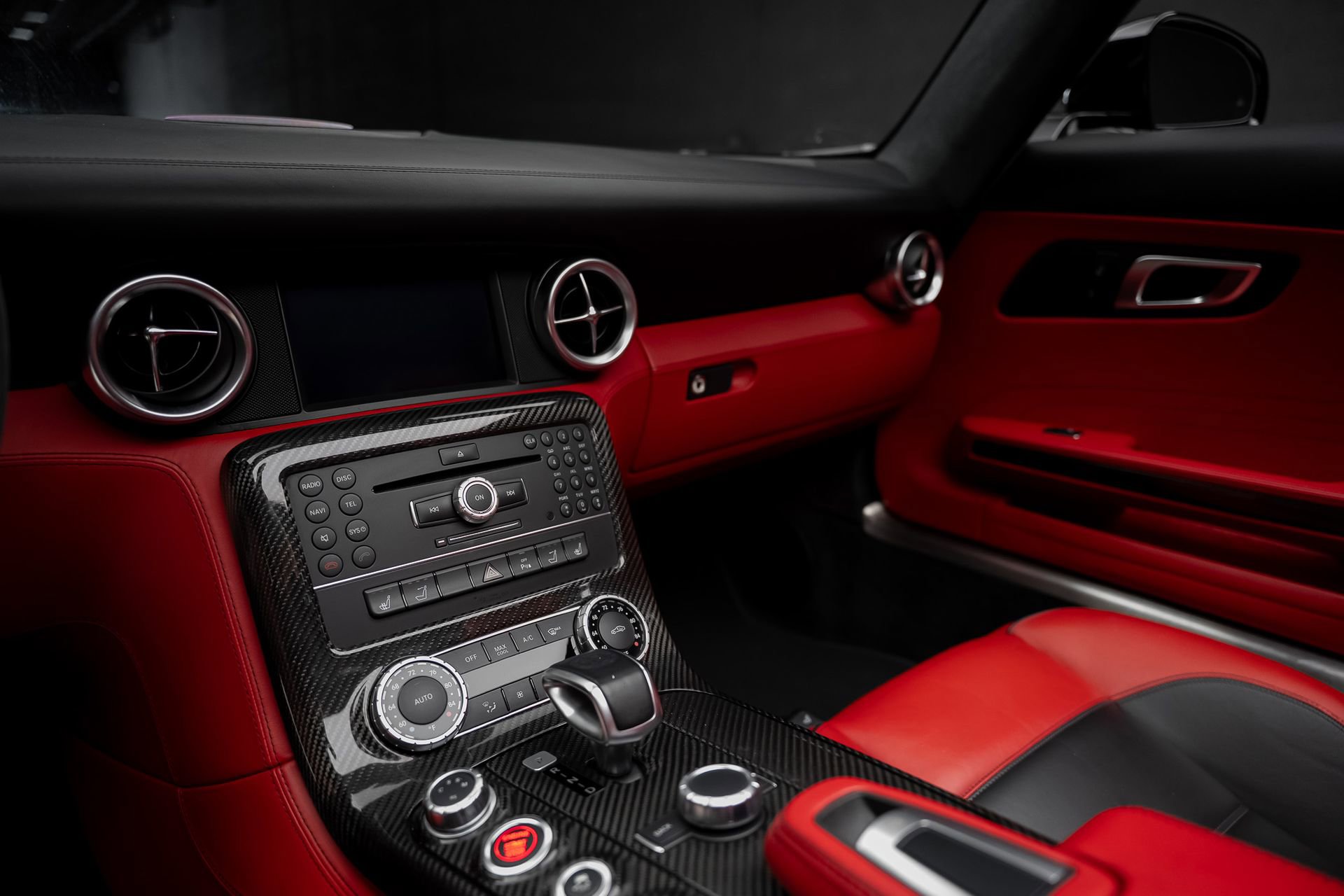 Used 2012 Mercedes-Benz SLS AMG Roadster image 47