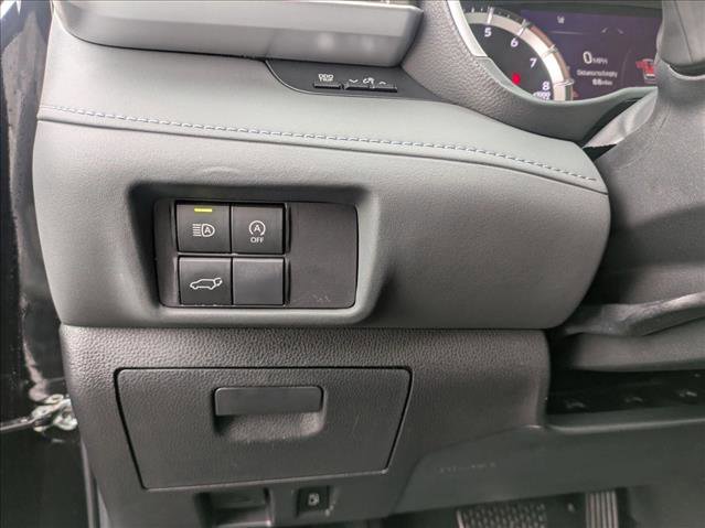 Used 2023 Toyota Highlander XLE image 11