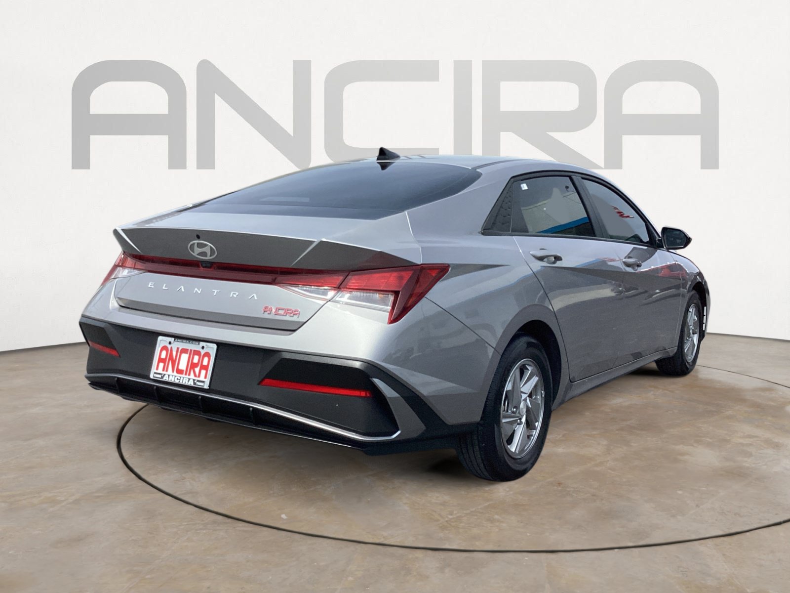 Used 2025 Hyundai Elantra SE w/ Cargo Package FWD image 12