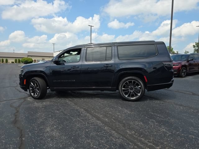 Used 2025 Jeep Grand Wagoneer L Series II Obsidian w/ Quick Order Packagew 28T AWD/4WD image 4