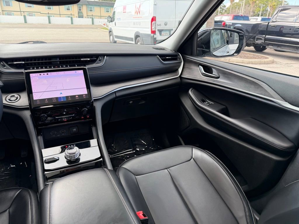 Certified 2023 Jeep Grand Cherokee Limited image 37