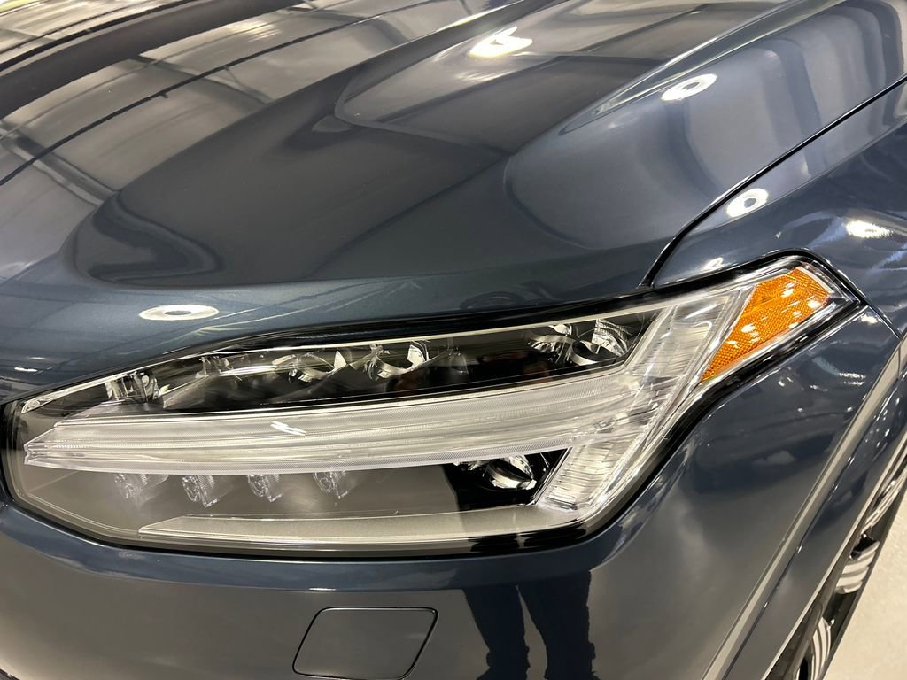 Certified 2023 Volvo XC90 B6 Ultimate w/ Protection Package Premier image 7