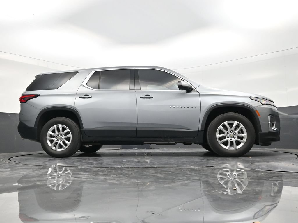 Used 2023 Chevrolet Traverse LS FWD image 25