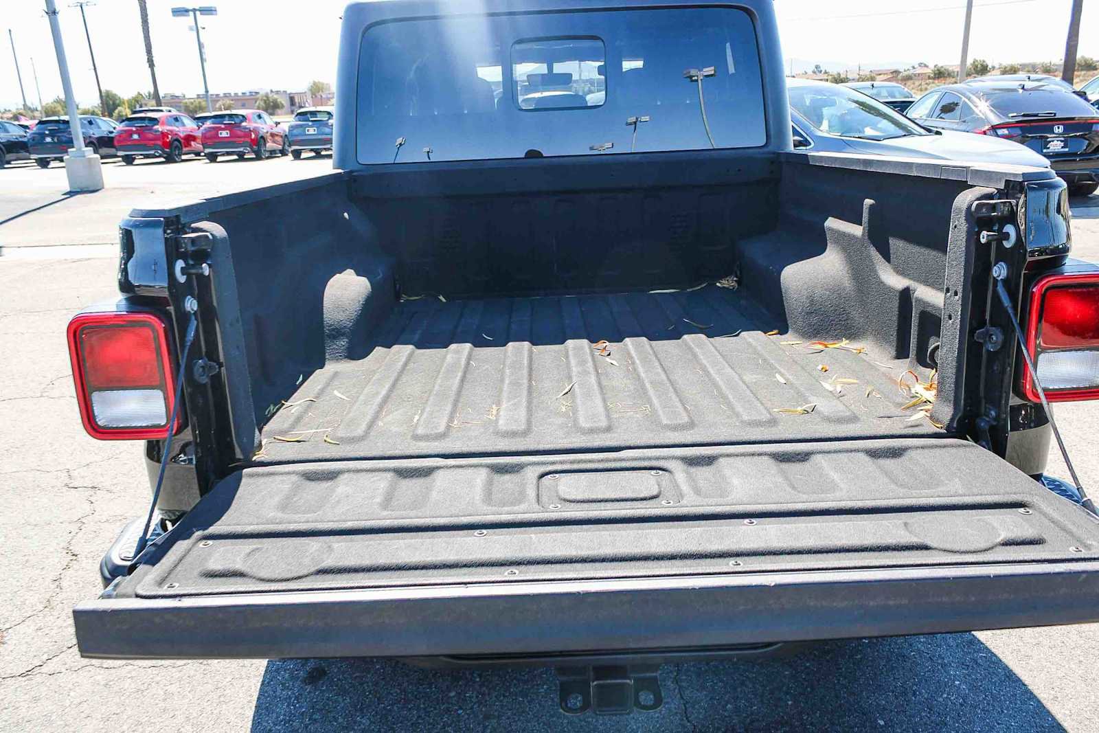 Used 2021 Jeep Gladiator Sport image 27