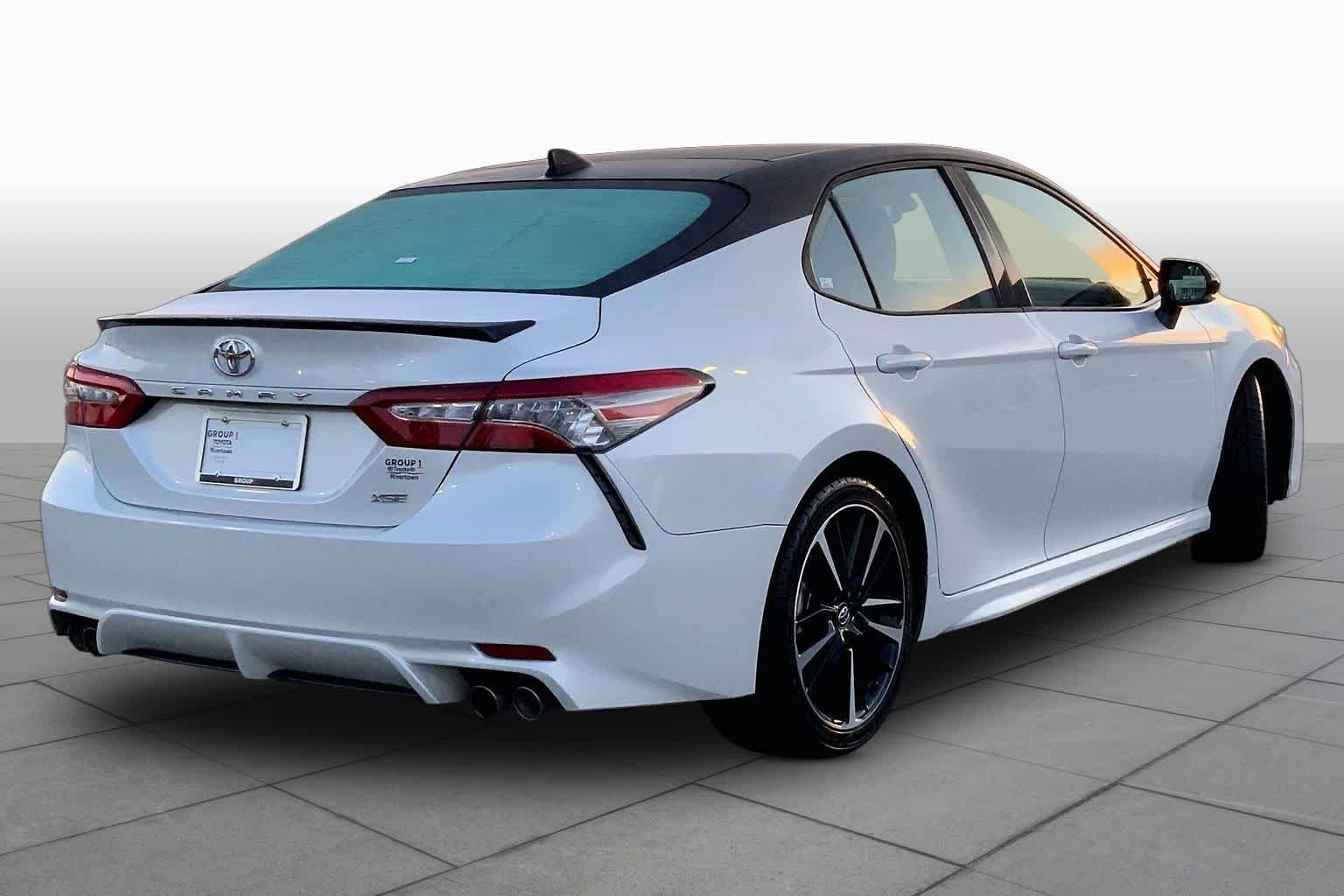 Used 2019 Toyota Camry XSE FWD image 13