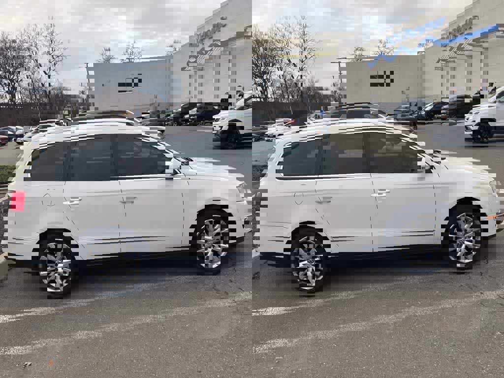 Used 2010 Volkswagen Passat Komfort image 10