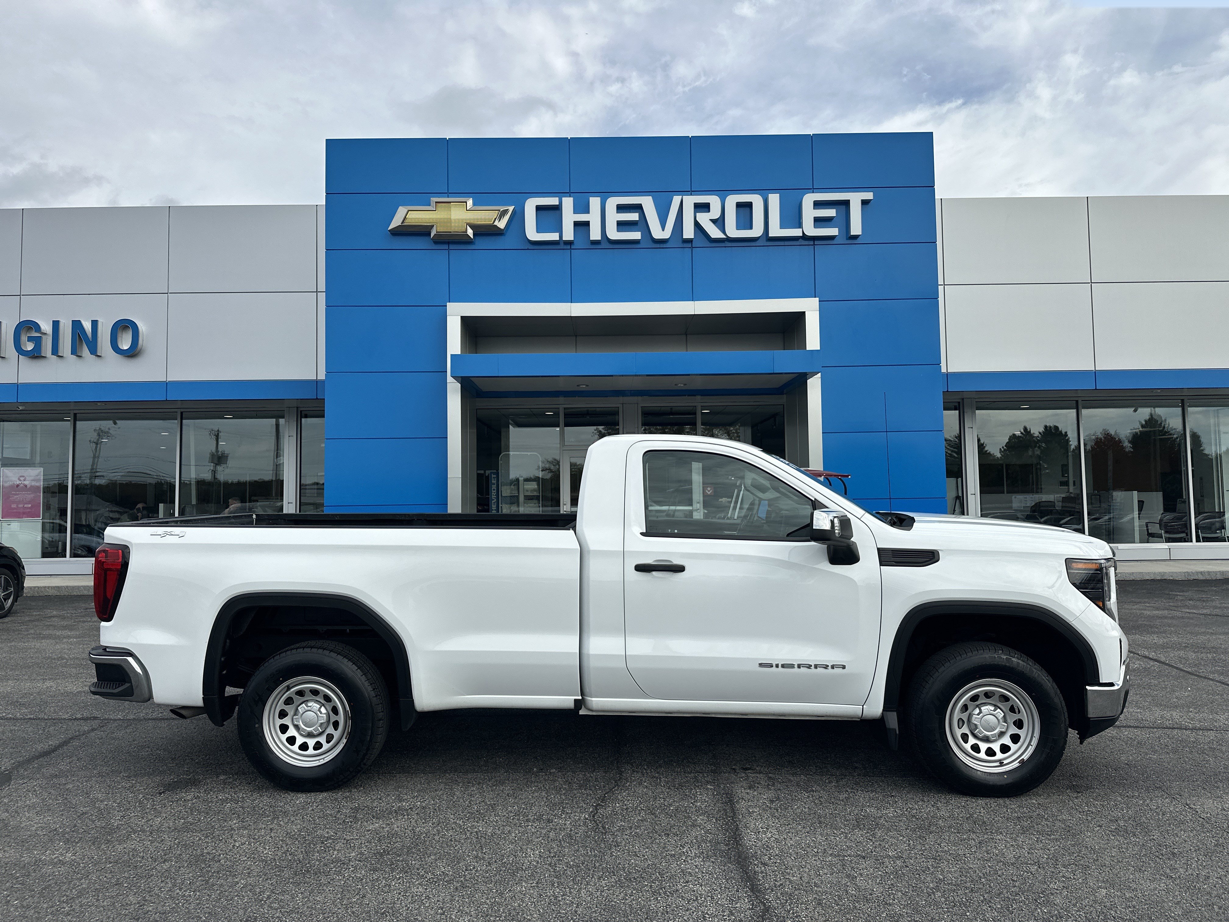 Certified 2024 GMC Sierra 1500 Pro w/ Pro Value Package AWD/4WD image 1