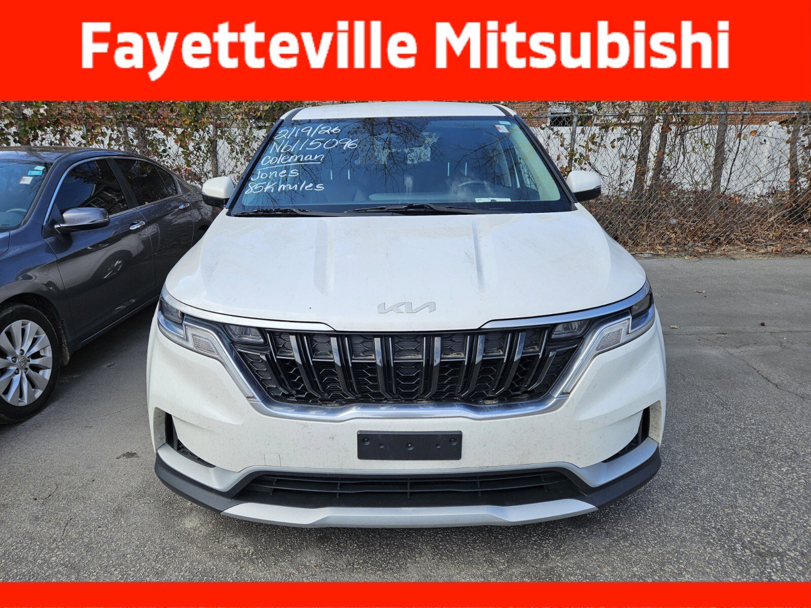 Used 2022 Kia Carnival LX image 5