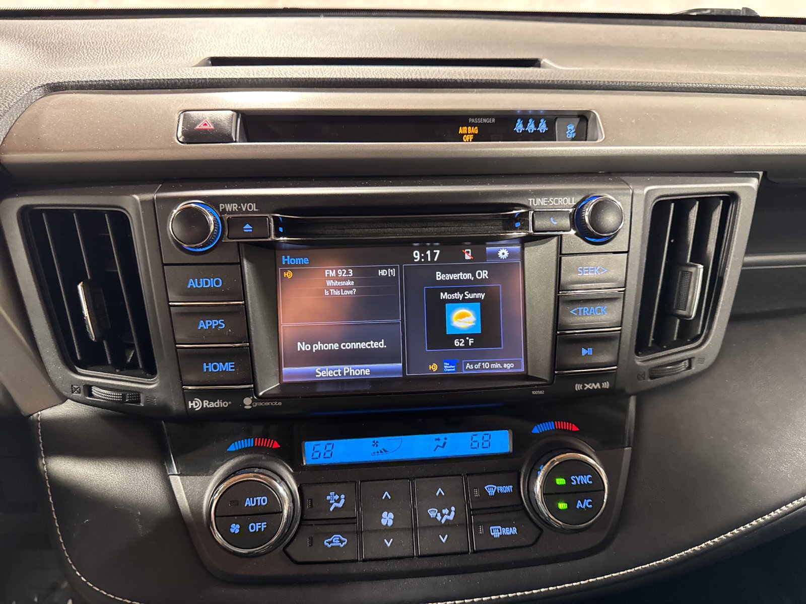 Used 2017 Toyota RAV4 XLE AWD/4WD image 21
