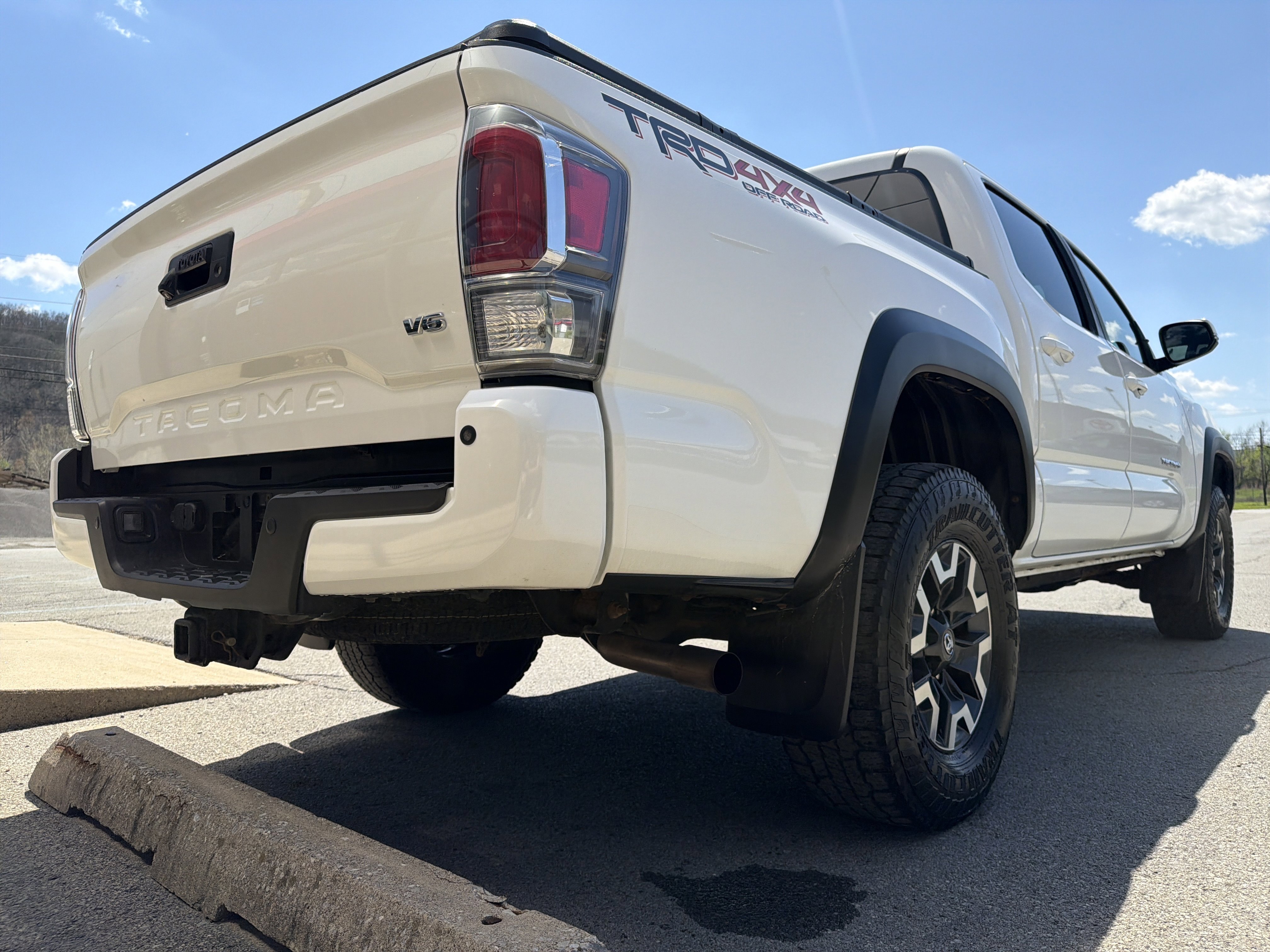 Used 2021 Toyota Tacoma TRD Off-Road w/ Technology Package image 44