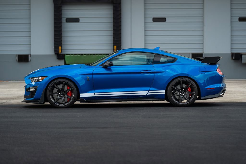 Used 2021 Ford Mustang Shelby GT500 w/ Carbon Fiber Track Pack image 5