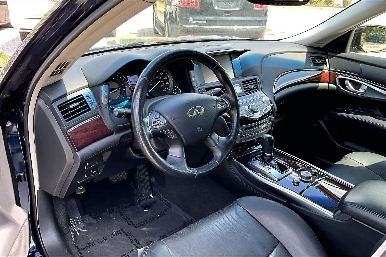 Used 2016 INFINITI Q70 L 3.7 AWD/4WD image 18