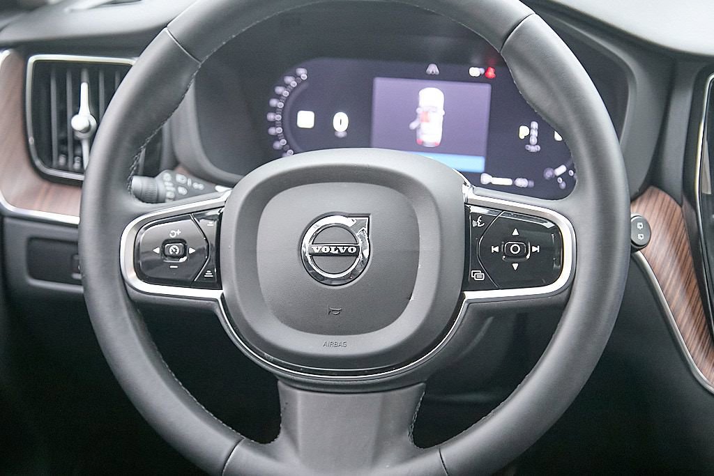 Certified 2023 Volvo XC60 B5 Plus w/ Climate Package image 26