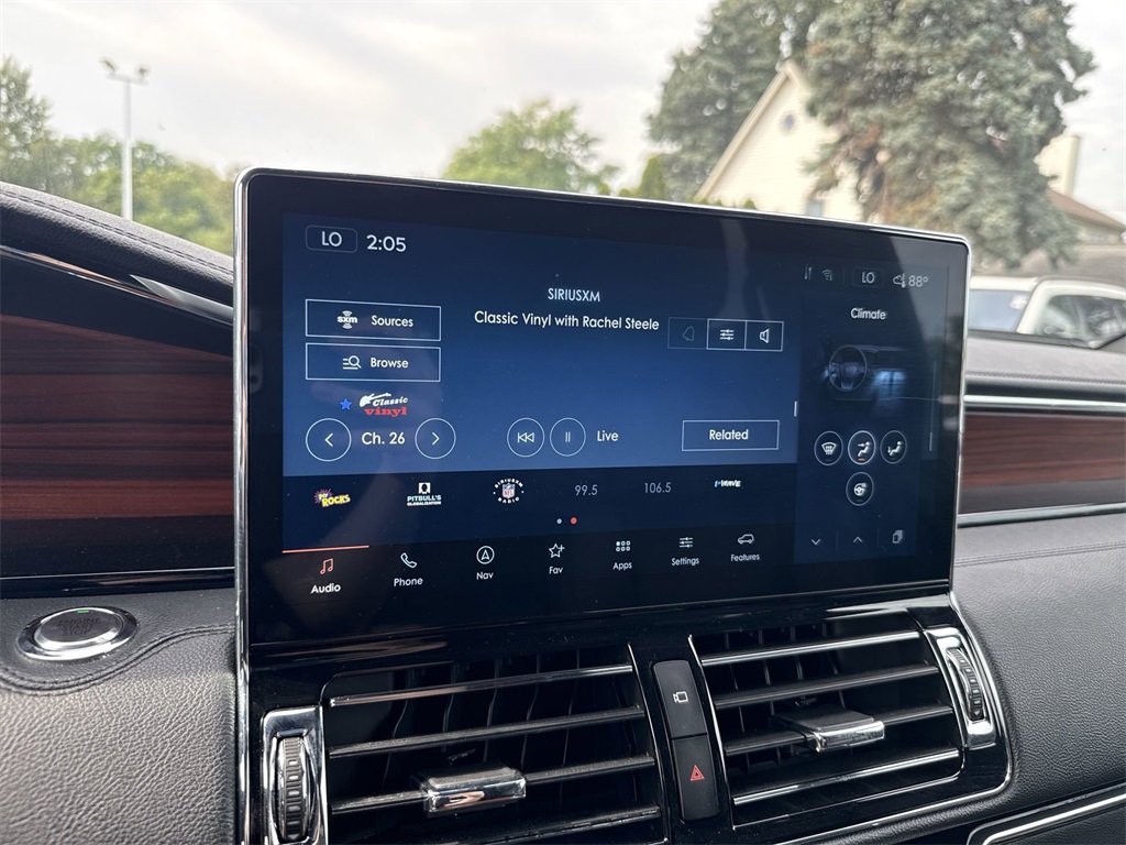 Used 2024 Lincoln Navigator Reserve image 12