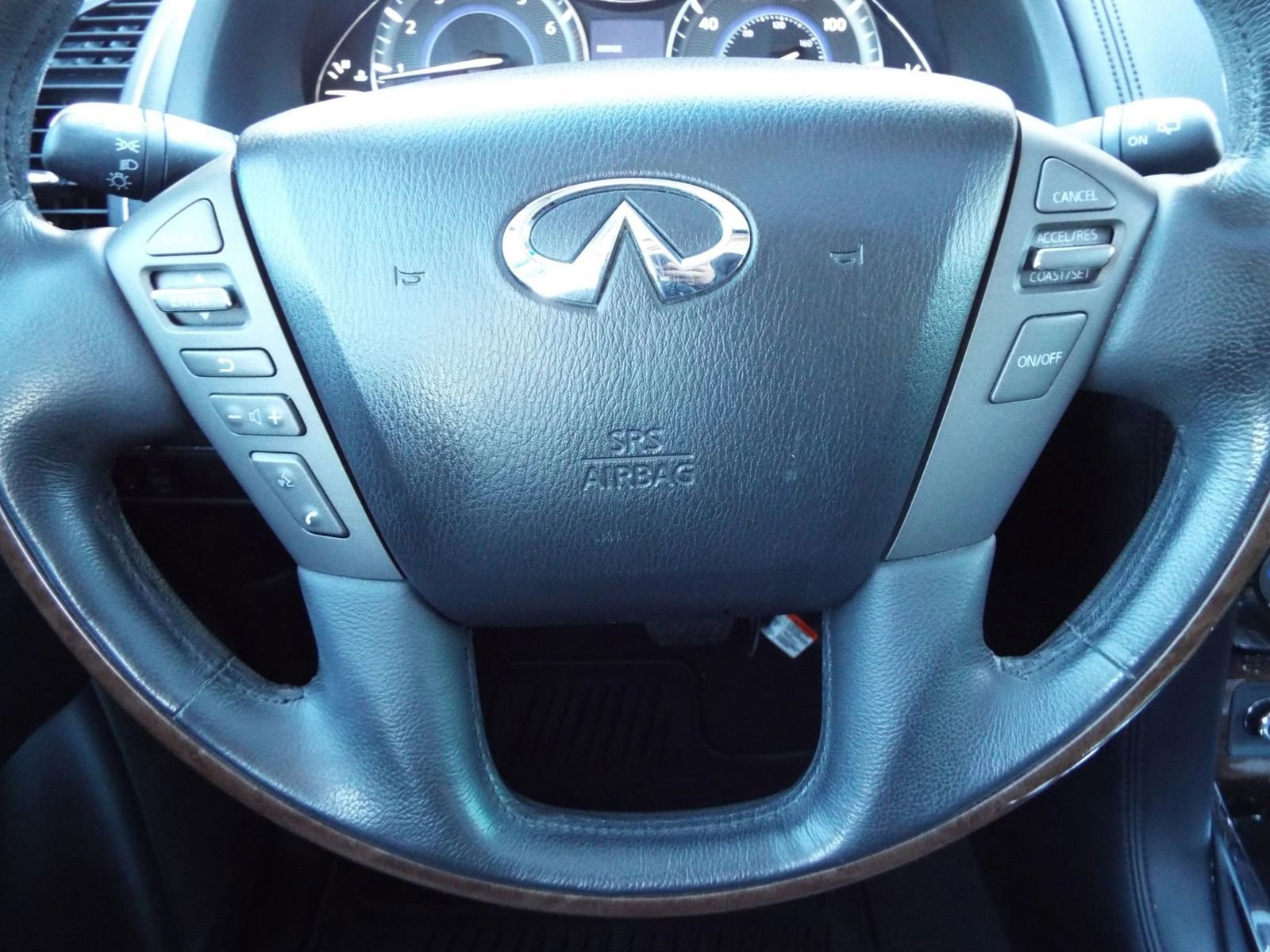 Used 2014 INFINITI QX80 4WD w/ Deluxe Touring Package image 13