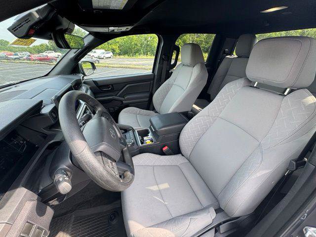 Certified 2024 Toyota Tacoma SR5 AWD/4WD image 13