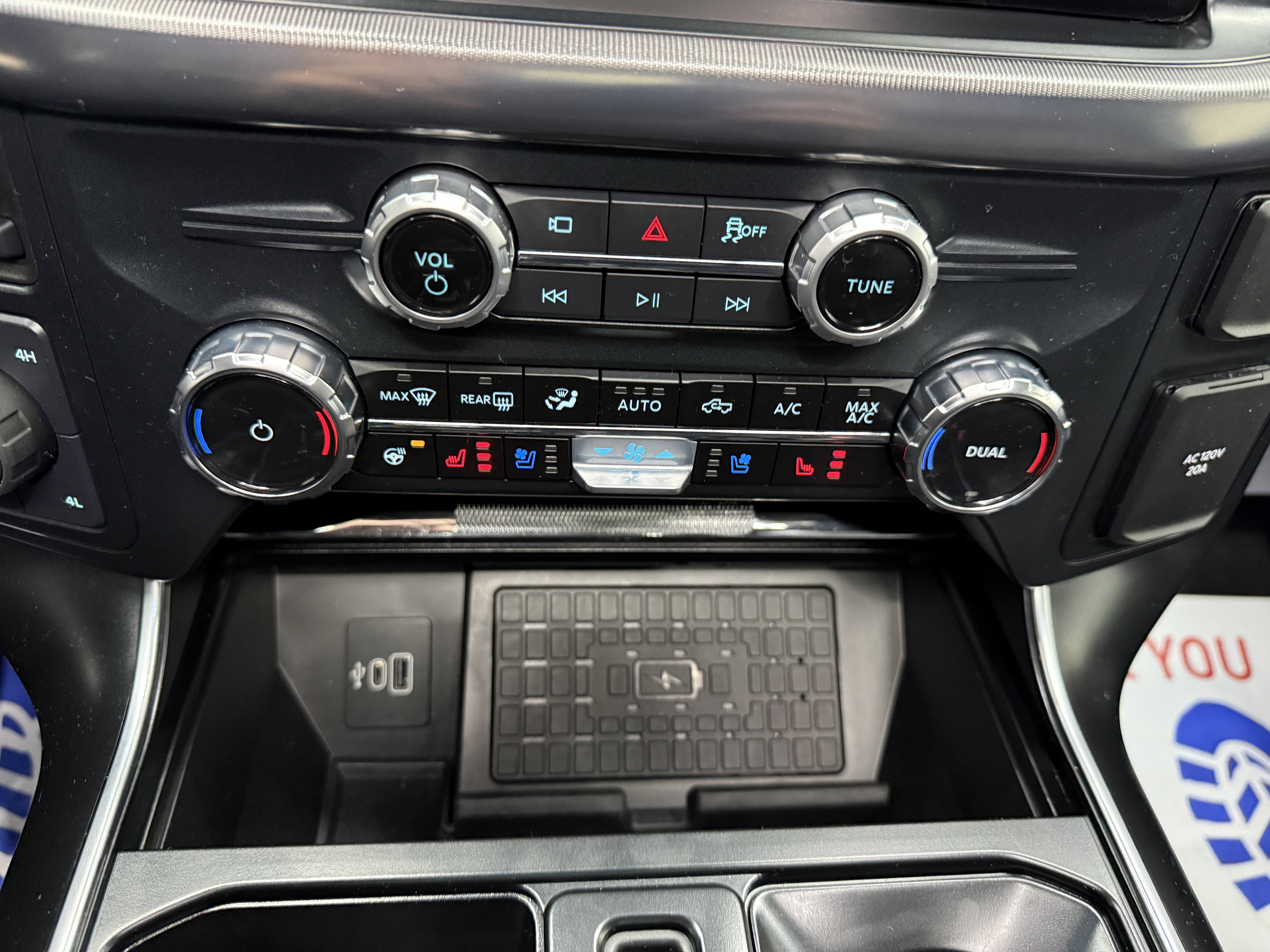 Used 2025 Ford F150 Raptor AWD/4WD image 25