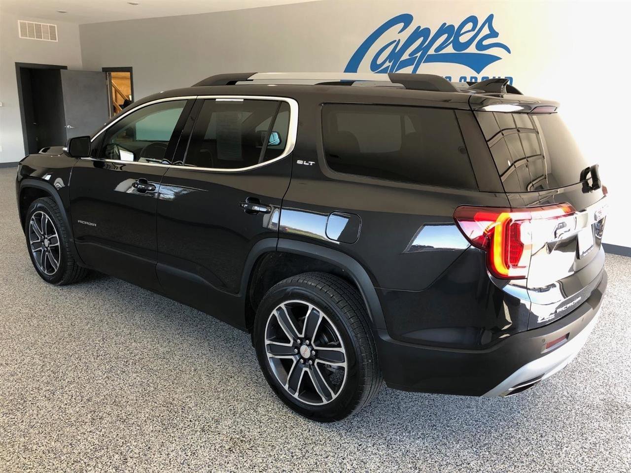 Used 2020 GMC Acadia SLT w/ Driver Alert Package II AWD/4WD image 2