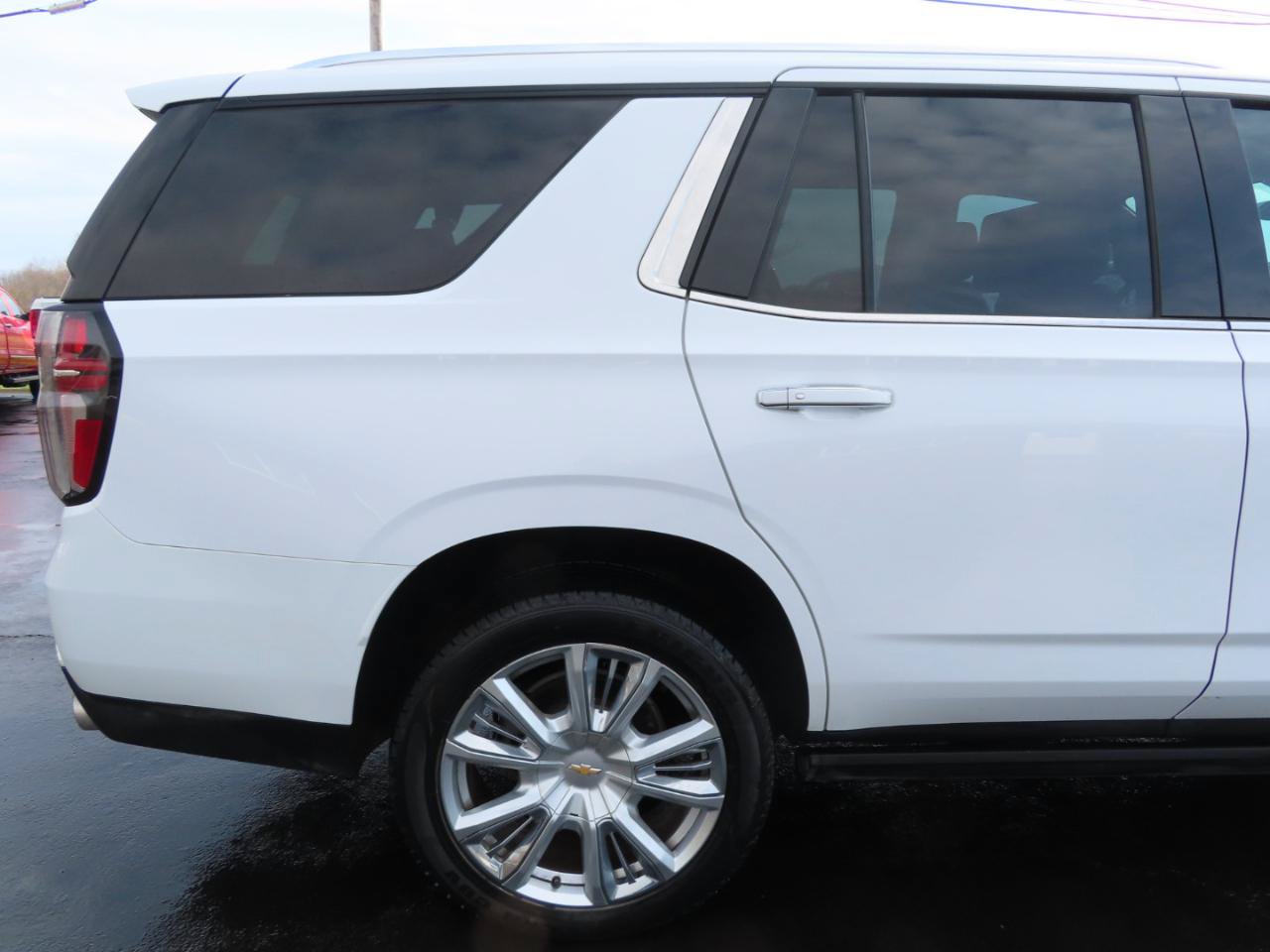 Used 2021 Chevrolet Tahoe High Country w/ Premium Package AWD/4WD image 18