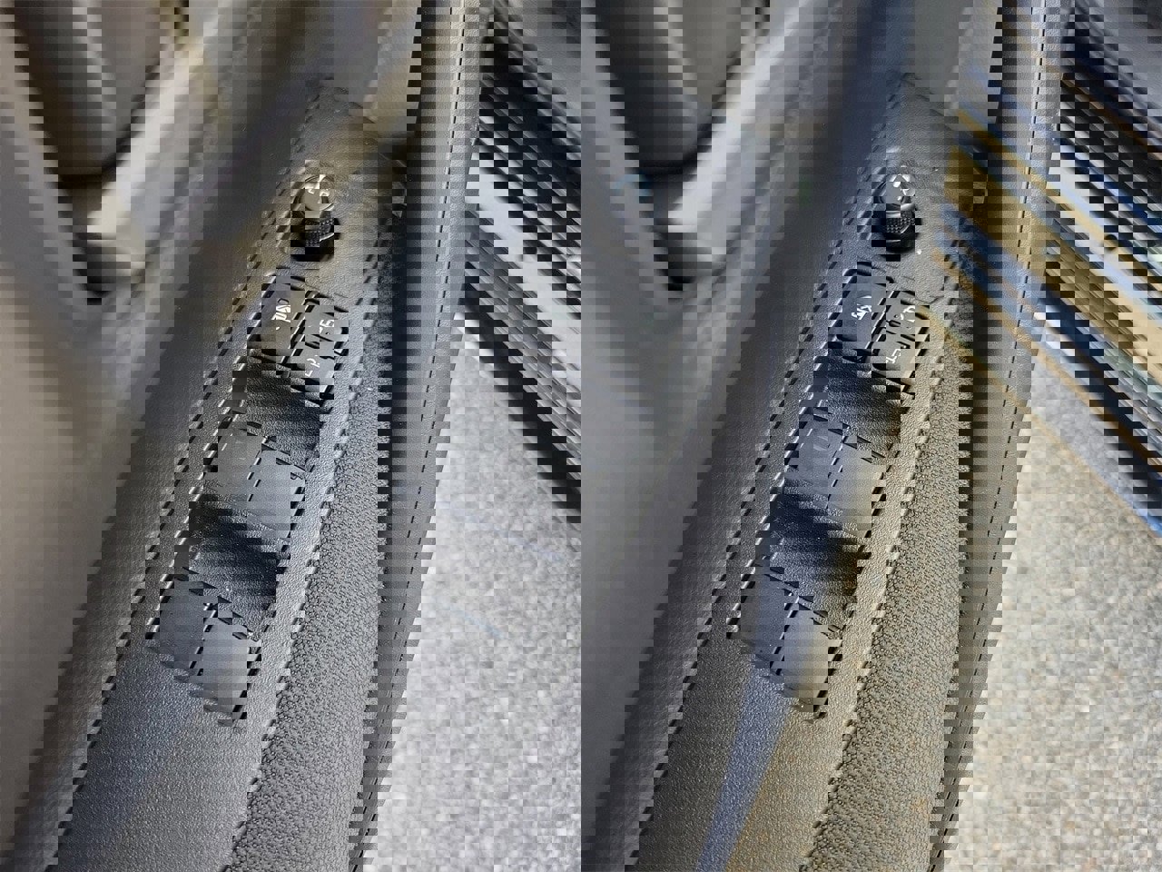 Used 2024 Toyota Corolla LE image 14