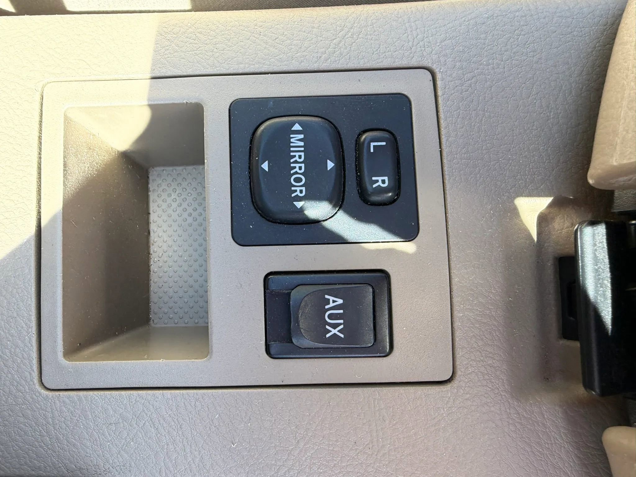 Used 2011 Toyota RAV4 4WD w/ Base L4 Extra Value Pkg image 17