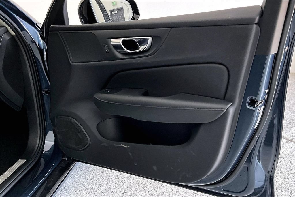 Used 2025 Volvo S60 B5 Core FWD image 22