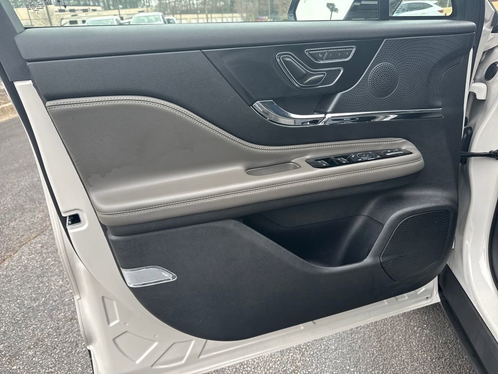 Certified 2023 Lincoln Corsair FWD image 13